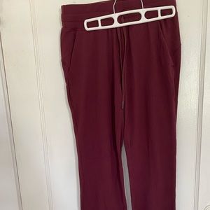 Women’s Lululemon Ready to Rulu Joggers Size 6 Burgundy